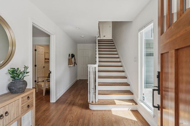 320 Montford Ave, Mill Valley, CA 94941