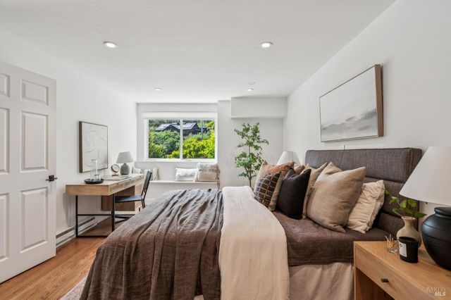 320 Montford Ave, Mill Valley, CA 94941