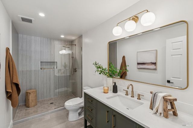 320 Montford Ave, Mill Valley, CA 94941