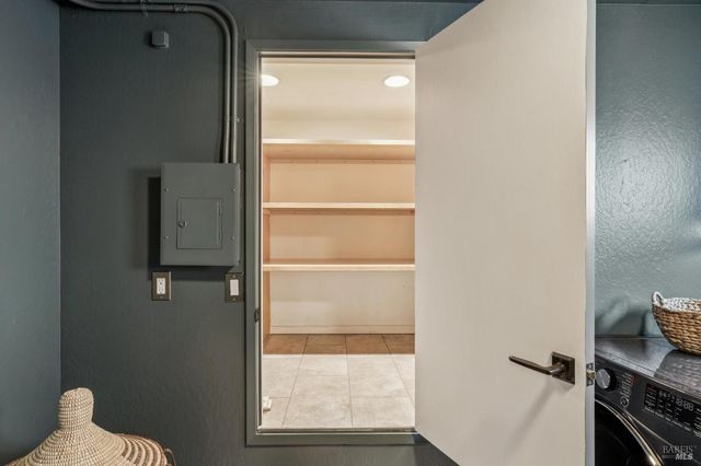 320 Montford Ave, Mill Valley, CA 94941