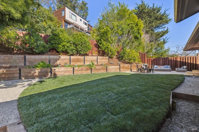 320 Montford Ave, Mill Valley, CA 94941