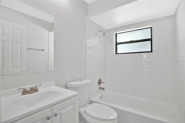 1050 DISHMAN LOOP, Oviedo, FL 32765