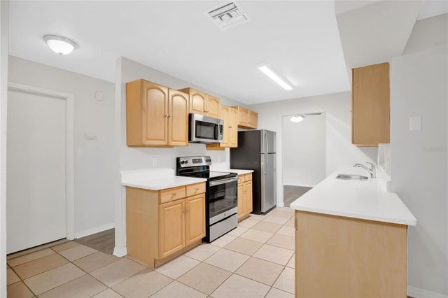 1050 DISHMAN LOOP, Oviedo, FL 32765