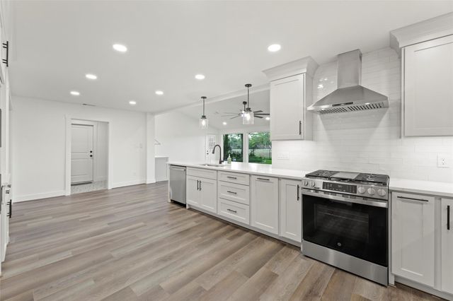 3914 Point Clear Drive, Missouri City, TX 77459