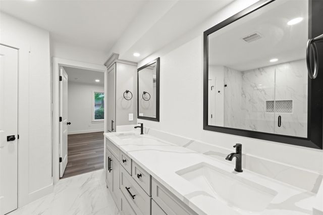 3914 Point Clear Drive, Missouri City, TX 77459