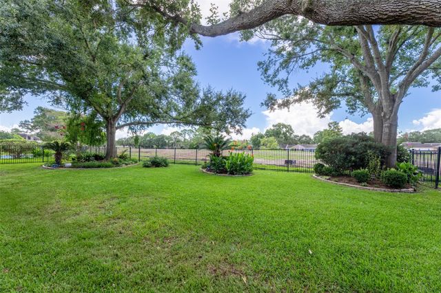 3914 Point Clear Drive, Missouri City, TX 77459