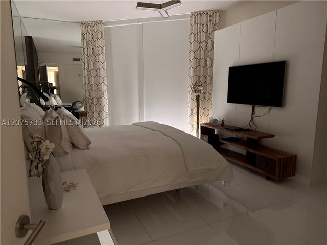 16001 SW Collins Ave 2406, Sunny Isles Beach, FL 33160