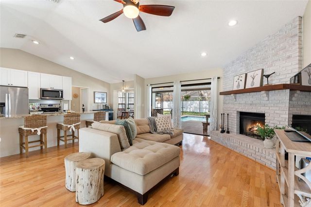 932 YELLOW ROSE DRIVE, Orlando, FL 32818