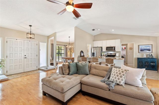 932 YELLOW ROSE DRIVE, Orlando, FL 32818