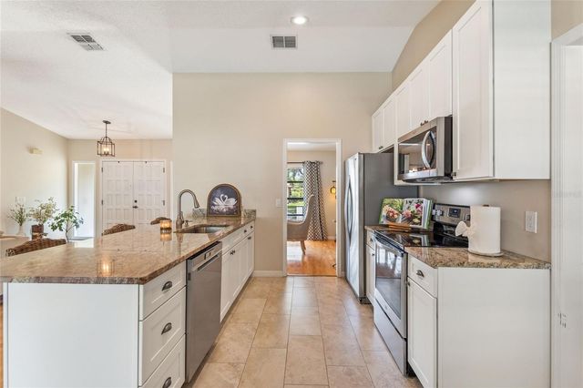 932 YELLOW ROSE DRIVE, Orlando, FL 32818