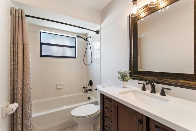 932 YELLOW ROSE DRIVE, Orlando, FL 32818