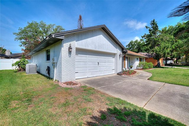 932 YELLOW ROSE DRIVE, Orlando, FL 32818