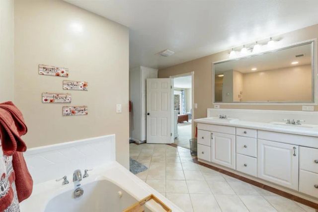 3434 Los Sicomoros Lane, Fallbrook, CA 92028