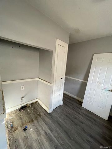 15730 Ohio Street, Detroit, MI 48238