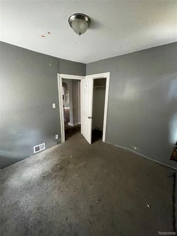 15730 Ohio Street, Detroit, MI 48238