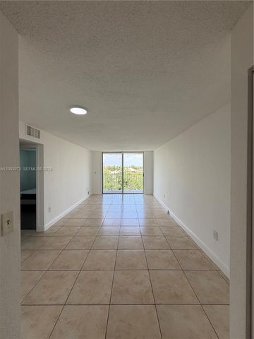 1805 Sans Souci Boulevard 526, North Miami, FL 33181