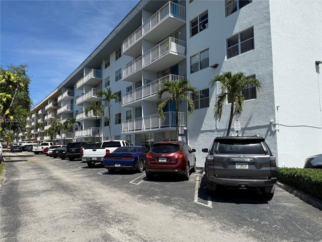 1805 Sans Souci Boulevard 526, North Miami, FL 33181
