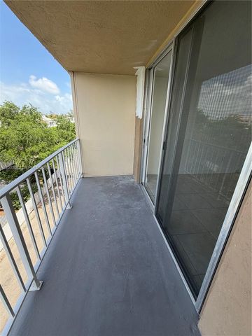1805 Sans Souci Boulevard 526, North Miami, FL 33181
