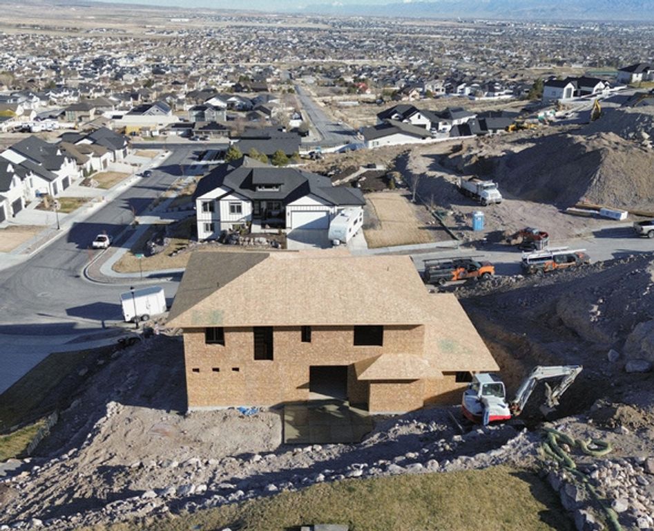 Image 2 of property listing at 6613 W WYATT DR, Herriman, UT 84096