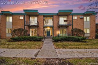 1840 Axtell Drive 7, Troy, MI 48084