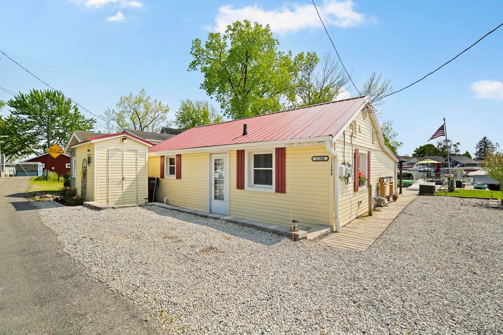 11360 W Ferndale Drive, Rollin Twp, MI 49253