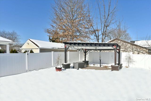 1721 Michael William Road, North Merrick, NY 11566