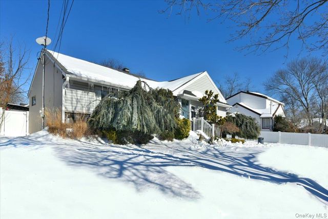 1721 Michael William Road, North Merrick, NY 11566