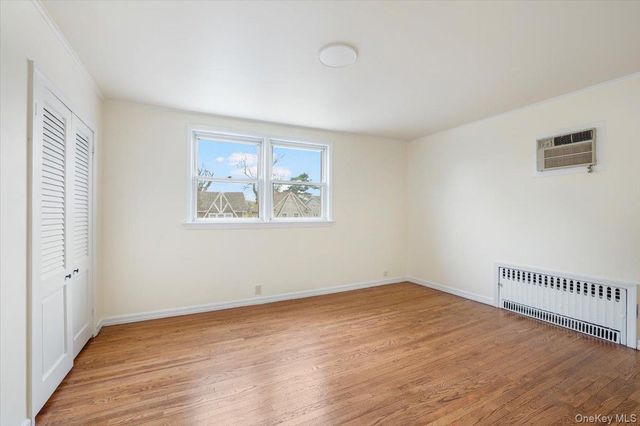 32 Crestmont Avenue, Yonkers, NY 10704
