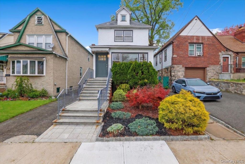 32 Crestmont Avenue, Yonkers, NY 10704