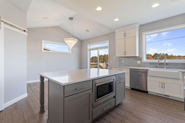 5366 Pine Island Road, Woodbury, MN 55129