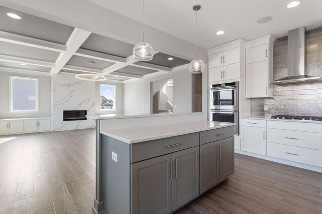 5366 Pine Island Road, Woodbury, MN 55129
