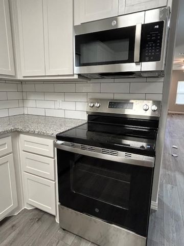 406 E Bonham Street, Tom Bean, TX 75491