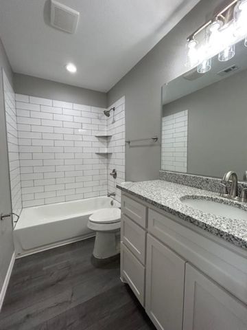 406 E Bonham Street, Tom Bean, TX 75491