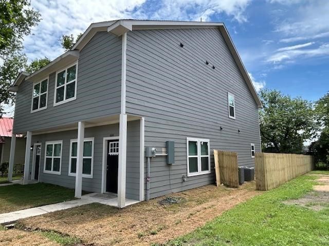 406 E Bonham Street, Tom Bean, TX 75491