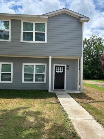 406 E Bonham Street, Tom Bean, TX 75491