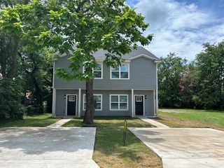 406 E Bonham Street, Tom Bean, TX 75491
