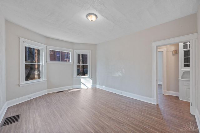 816 Windham Avenue, Cincinnati, OH 45229
