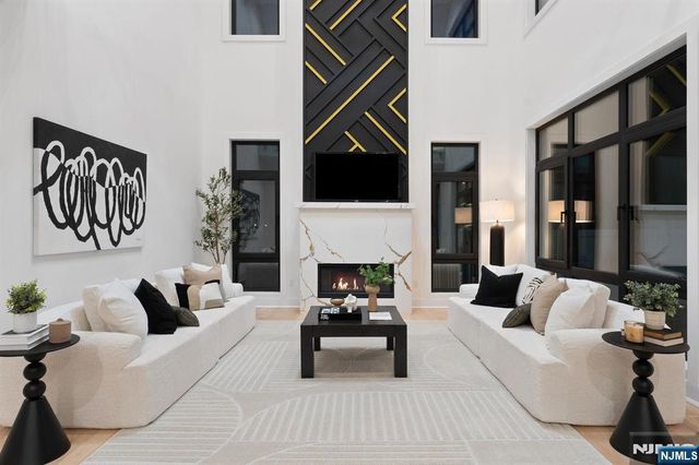 47 Falcon Road, Livingston, NJ 07039