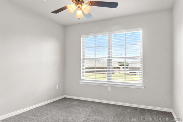 827 S McKinley Avenue, Calera, OK 74730