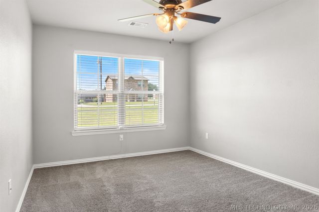 827 S McKinley Avenue, Calera, OK 74730