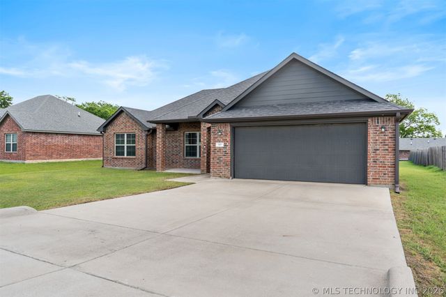 827 S McKinley Avenue, Calera, OK 74730
