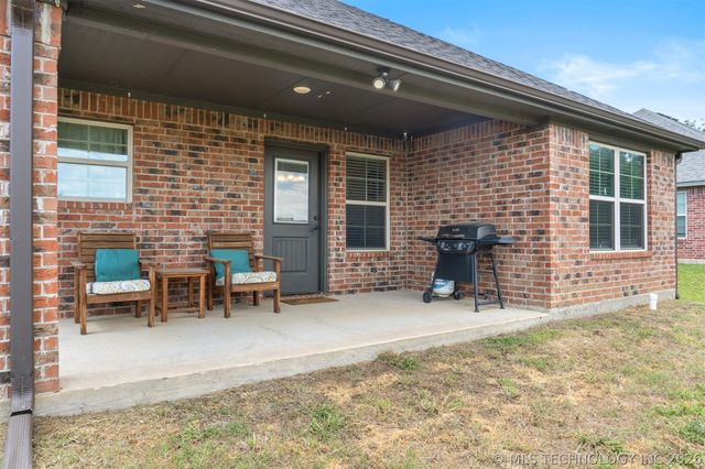 827 S McKinley Avenue, Calera, OK 74730