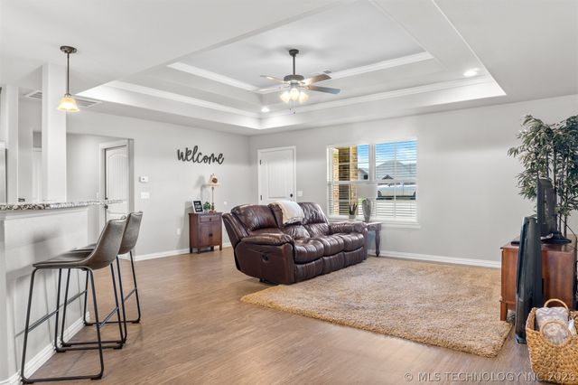 827 S McKinley Avenue, Calera, OK 74730
