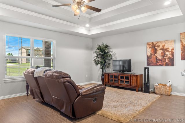 827 S McKinley Avenue, Calera, OK 74730
