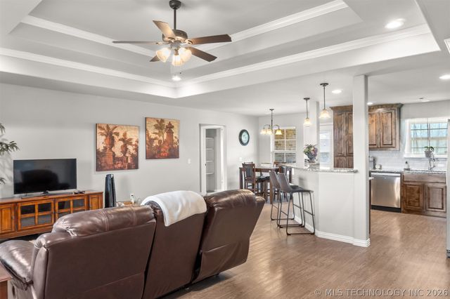 827 S McKinley Avenue, Calera, OK 74730