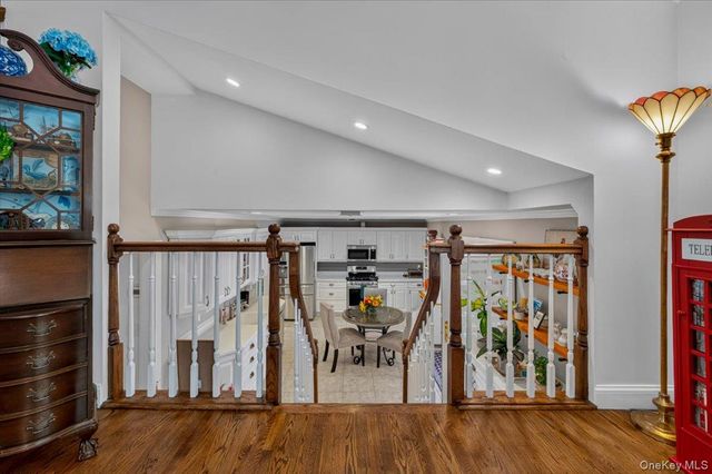98 Florida Avenue, Commack, NY 11725
