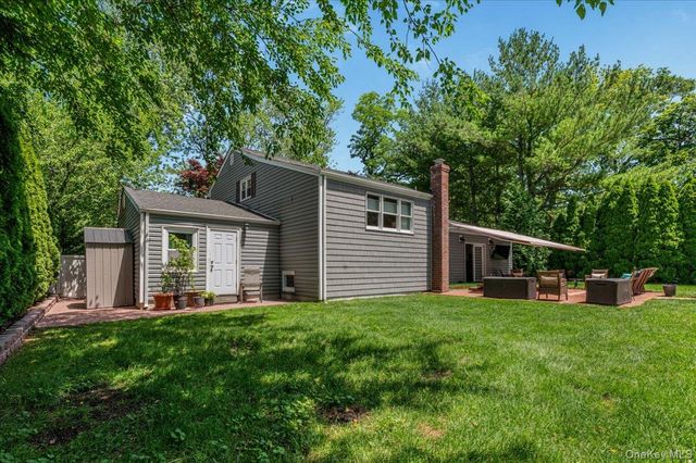 98 Florida Avenue, Commack, NY 11725