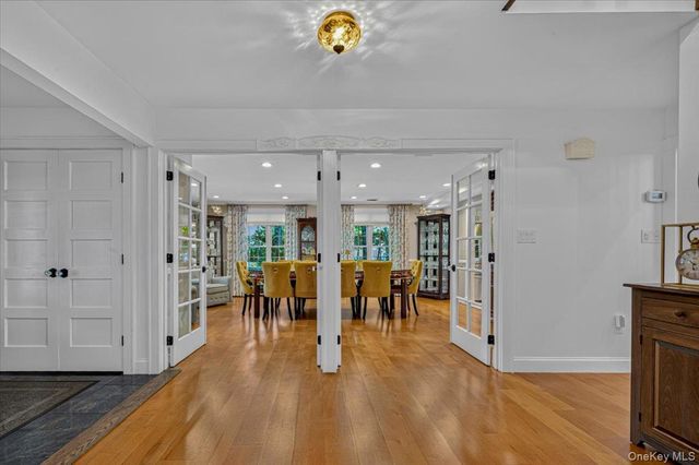 98 Florida Avenue, Commack, NY 11725