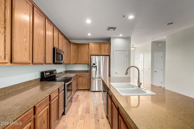 10655 N 9TH Street 213, Phoenix, AZ 85020