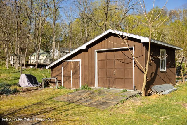 15 Esopus Drive, Saugerties, NY 12477
